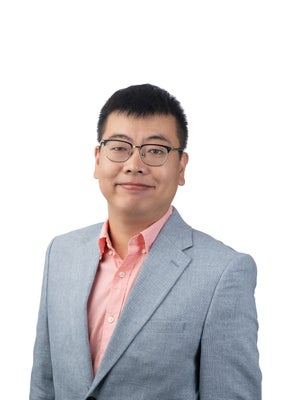 Portrait of Hao Si, Associate.